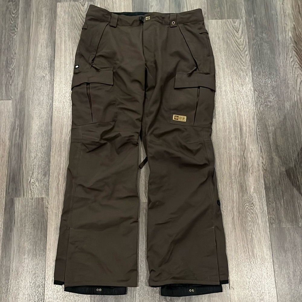 686 Infinity Insulated Cargo Men’s Large snowboarding pants